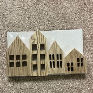 Target bullseye playground - 4pc wooden houses NEW